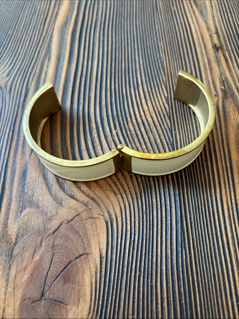 N/A stylish gold